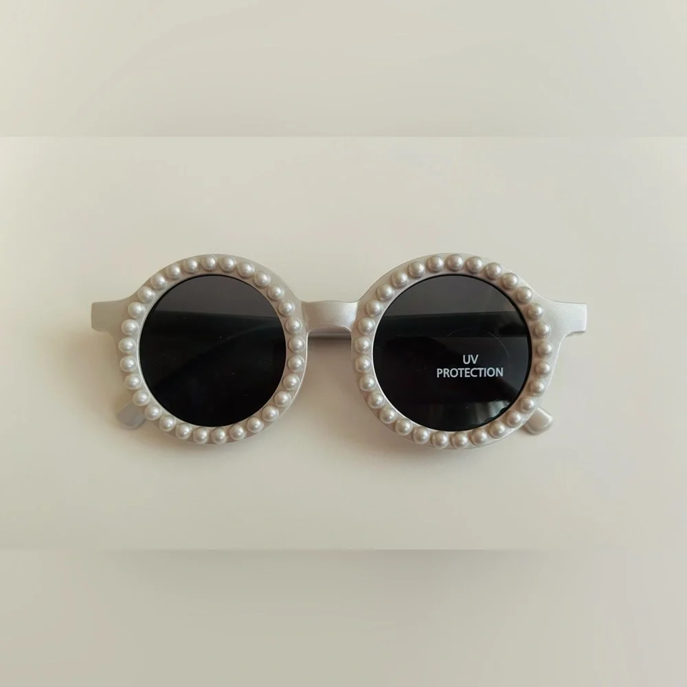 New Rachel Zoe Girl's Sunglasses Faux Pearl Rims Grey Temples UV Protection